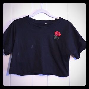 Black cropped tee